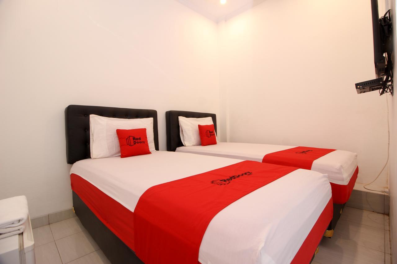 Reddoorz Plus @ Prawirotaman 3 يوغياكارتا المظهر الخارجي الصورة