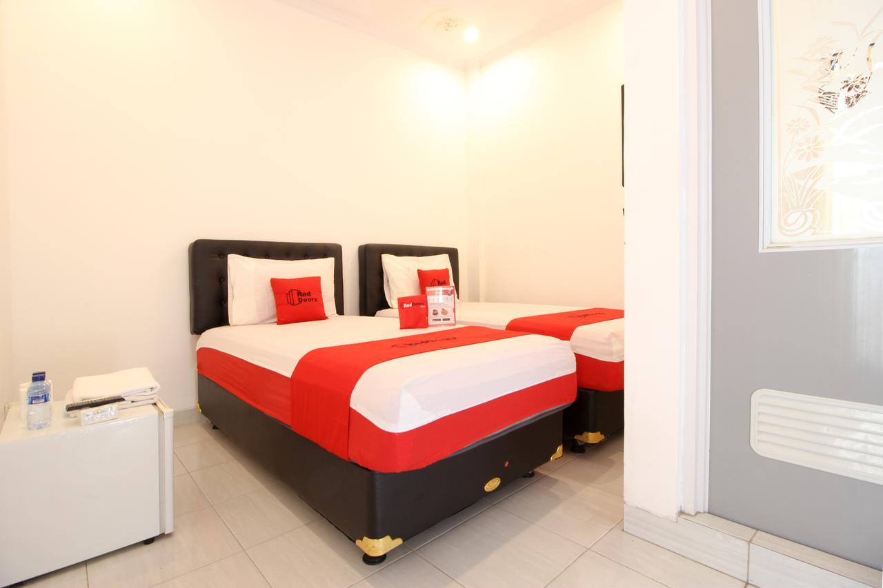 Reddoorz Plus @ Prawirotaman 3 يوغياكارتا المظهر الخارجي الصورة