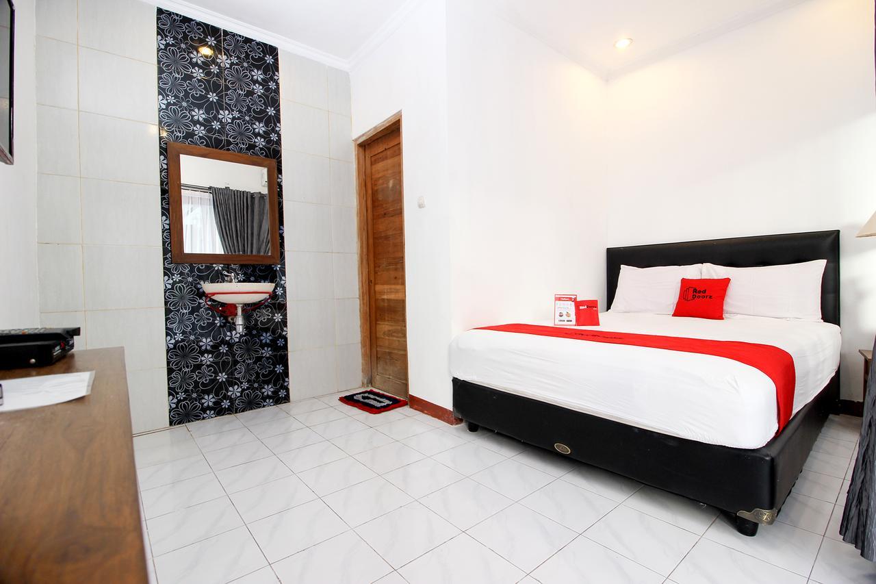 Reddoorz Plus @ Prawirotaman 3 يوغياكارتا المظهر الخارجي الصورة