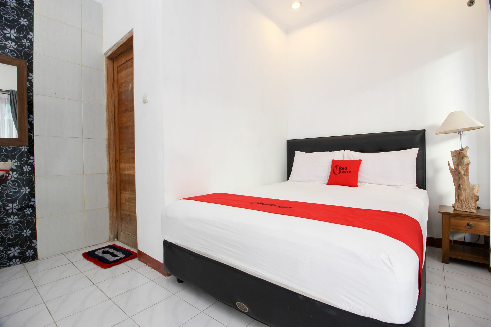 Reddoorz Plus @ Prawirotaman 3 يوغياكارتا المظهر الخارجي الصورة